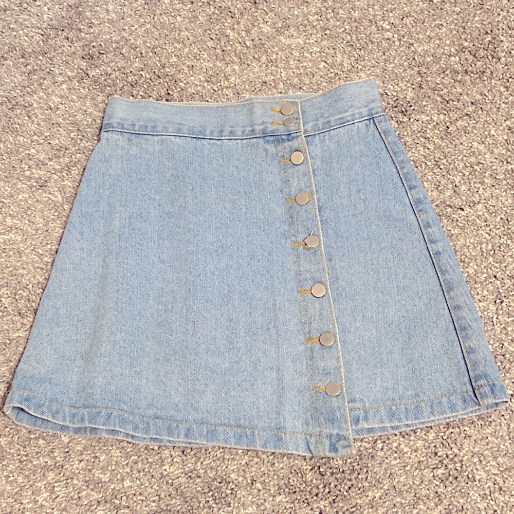 Denim high waisted Skirt with Buttons front
